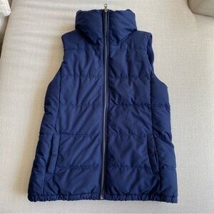 🍂fall drop🍂 Old Navy Vintage style Puffer Vest